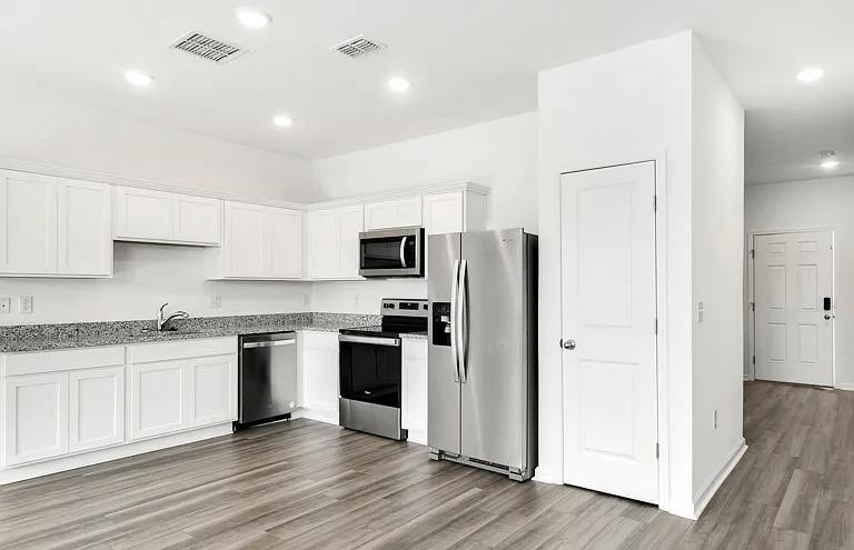 Beacon at Arbours Townhomes — Photo 9