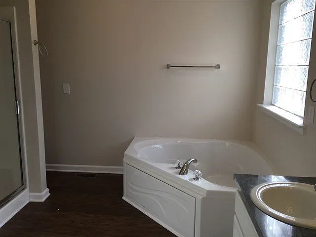 121 Luna Ln — Photo 13