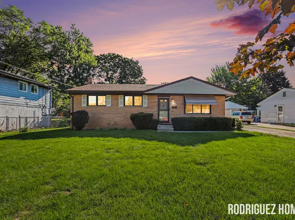 1732 Benjamin Ave NE, Grand Rapids, MI 49505