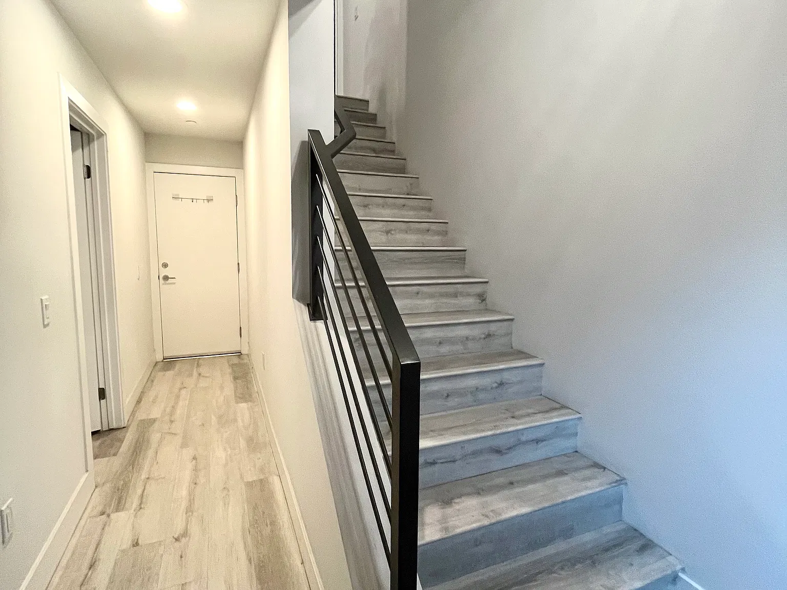 4 bed, 3.5 bath, 1830 sqft, $4,300 — Photo 4