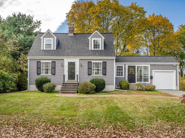 32 Ivan St, Lexington, MA 02420