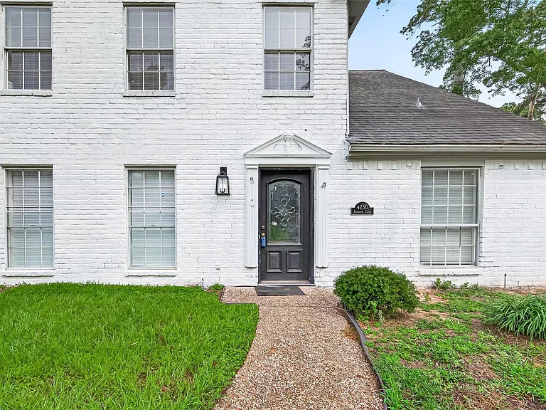 4230 Annawood Cir — Photo 31