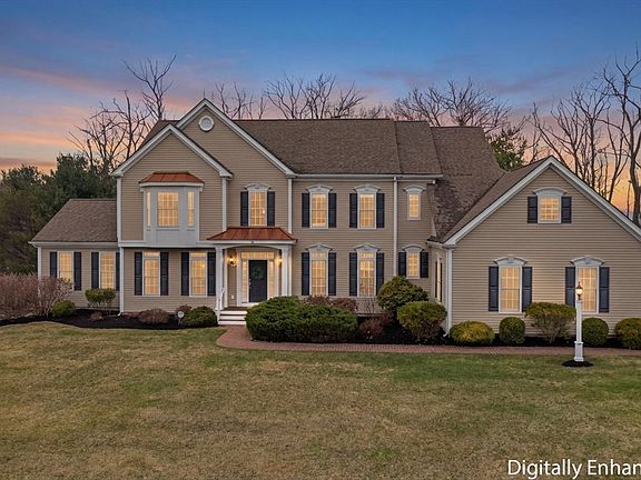 2nd image of 74 Canterbury Hill Rd