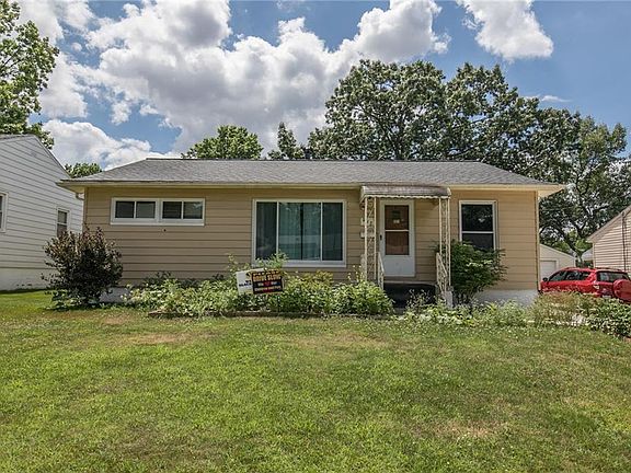 2nd image of 532 Meadow Ln