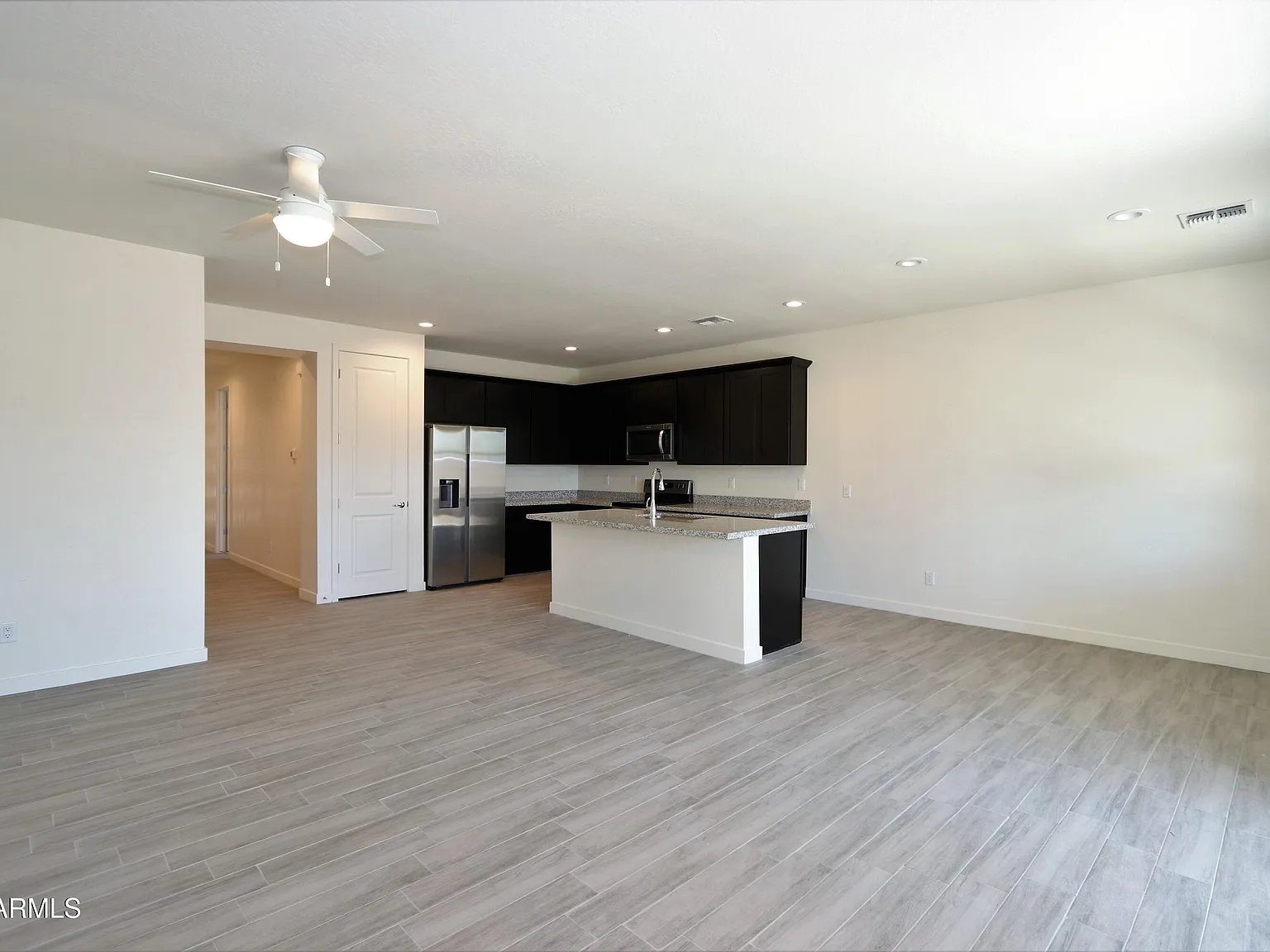 4 bed, 2.0 bath, 1724 sqft, $2,200 — Photo 3