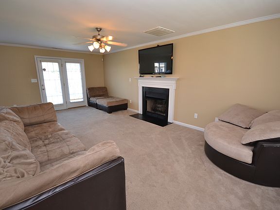 3rd image of 2943 Highplains Dr