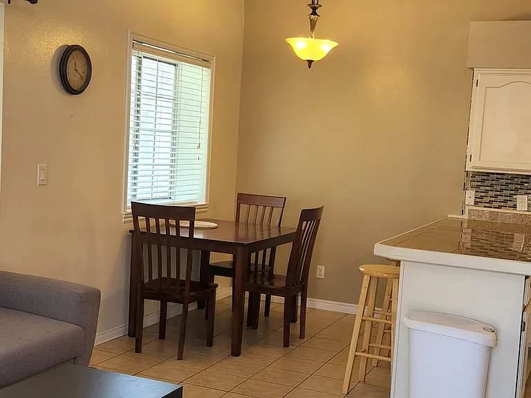 947 N University Ave #10 — Photo 17