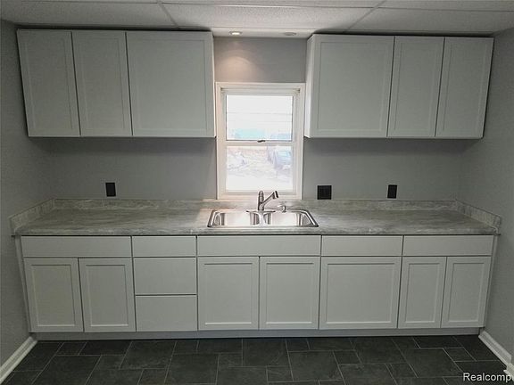 5th image of 167 W Mansion St