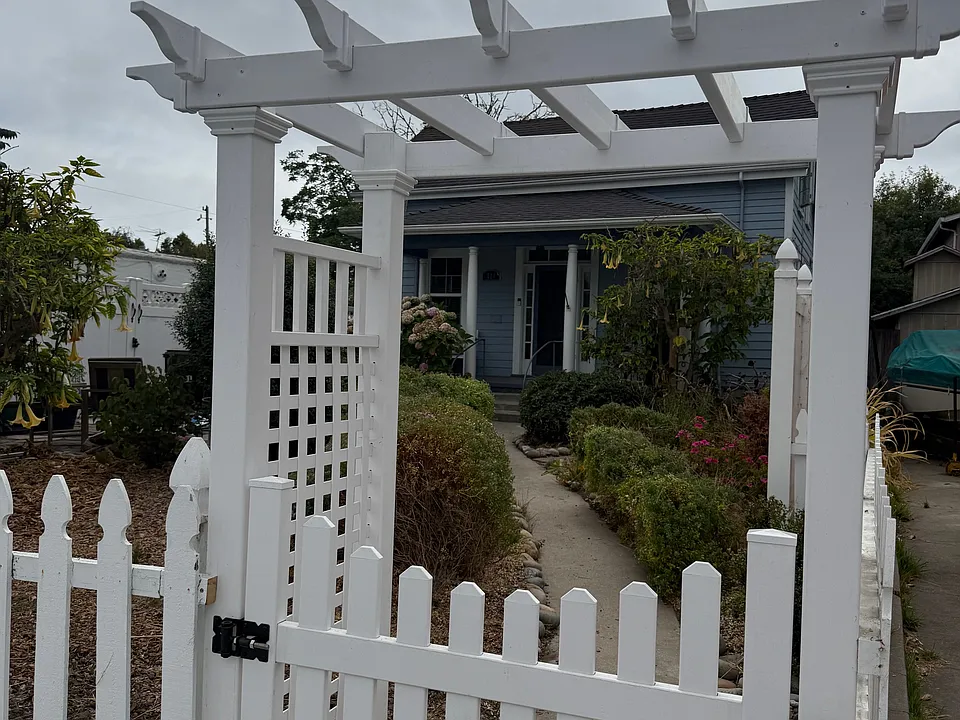 New Gateway Arbor