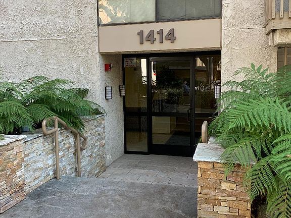 2nd image of 1414 Greenfield Ave APT 105