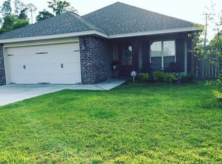 4 Hawthorne Dr, Hattiesburg, MS 39402