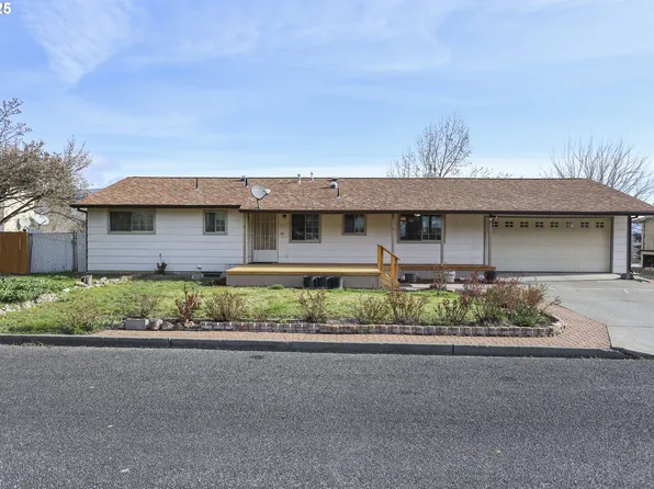 2313 W 14th St, The Dalles, OR 97058