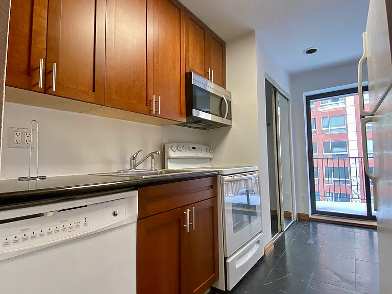 370 W 30th St #12E — Photo 1