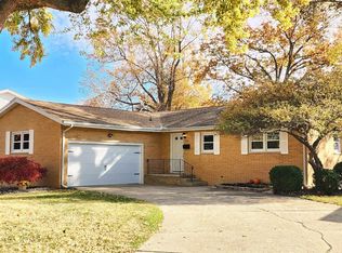 822 Kenyon Dr, Springfield, IL 62704