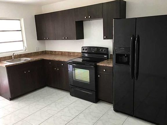 3rd image of 1751 NW 17th St #1