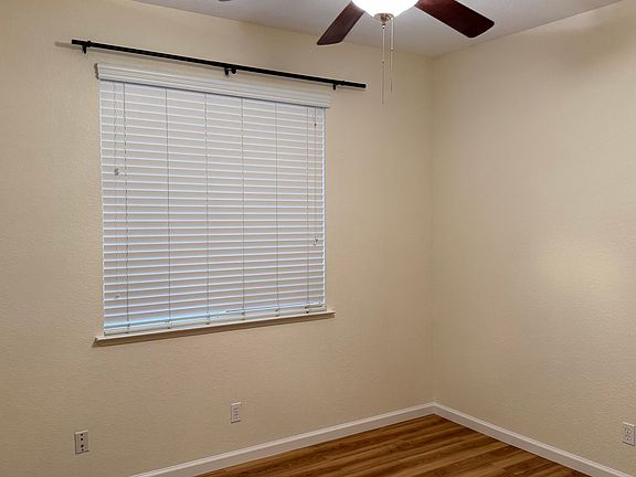 2nd image of 1909 Sagebrush Way