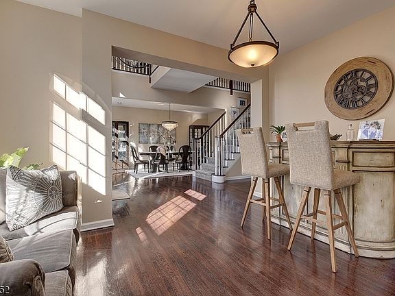 2nd image of 33 Schweinberg Dr
