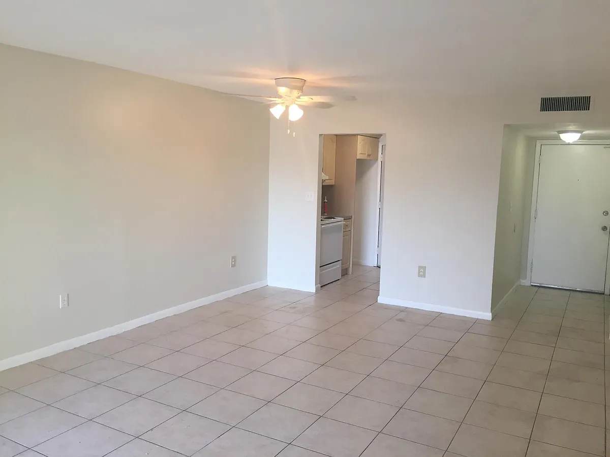 Photo 2 of 20 - 2270 NE 171st St #107 - North Miami Beach, FL Building Photo - 2270 NE 171st St #107