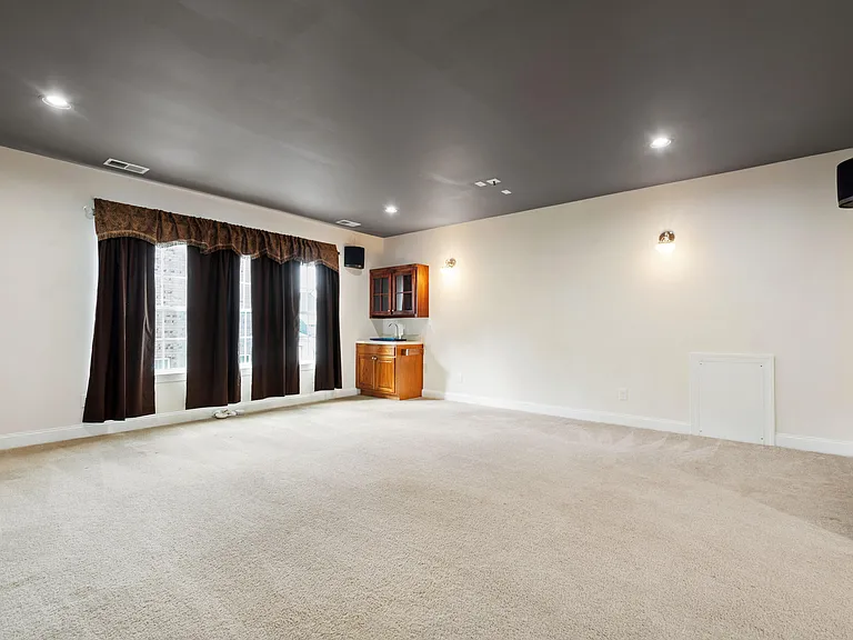 2707 Abruzzo Dr — Photo 41