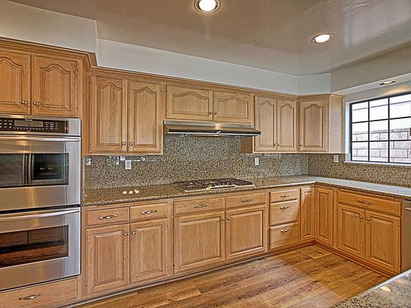 4th image of 2882 Sailor Ave