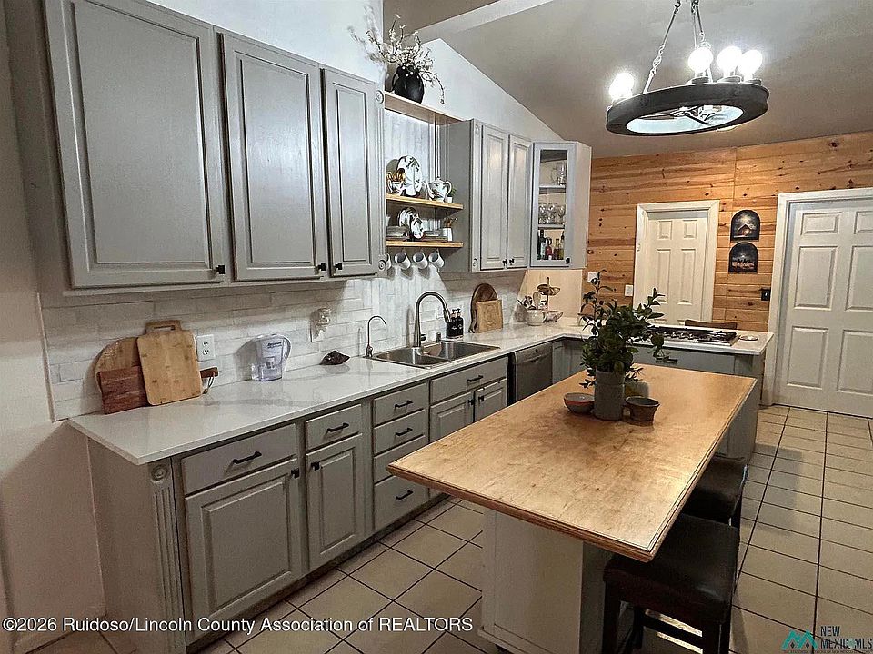 1st image of 108 Horton Cir