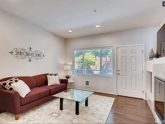 4th image of 10378 157th Pl NE APT 104