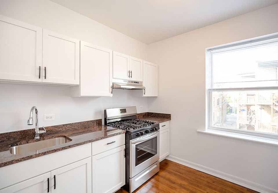 1st image of 4418 N Saint Louis Ave #2A