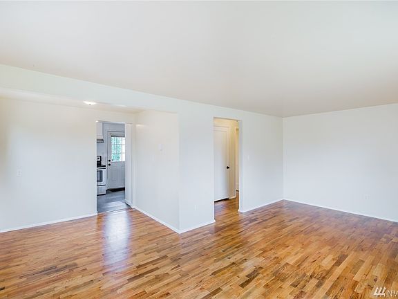 4th image of 1022 S Meyers St