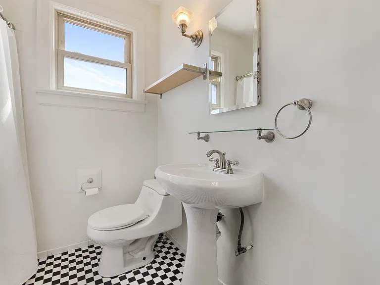654 S Bryant St — Photo 26