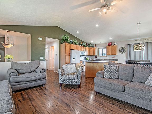 3rd image of 8337 Bennigan Ln