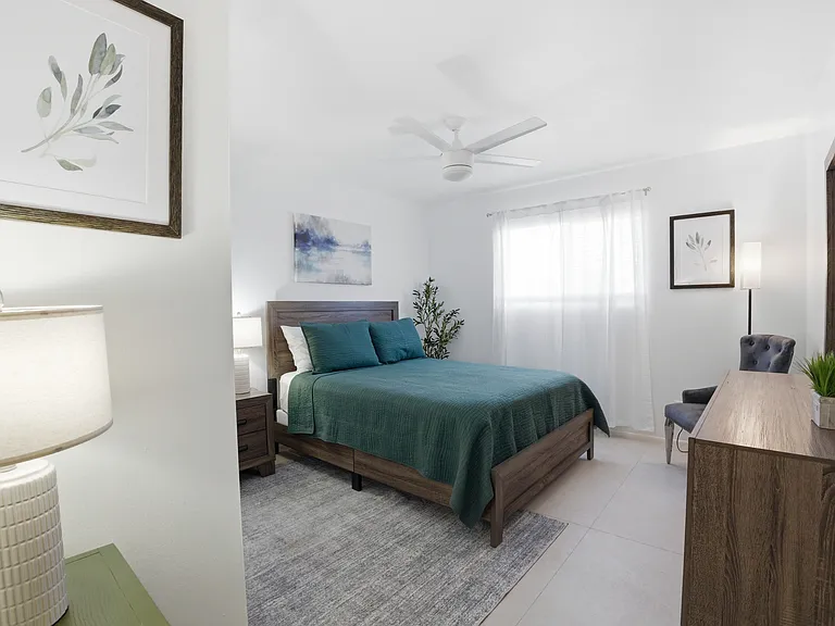 313 E Riviera Dr — Photo 14