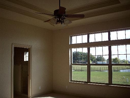 5th image of 15914 LAKESHORE DR