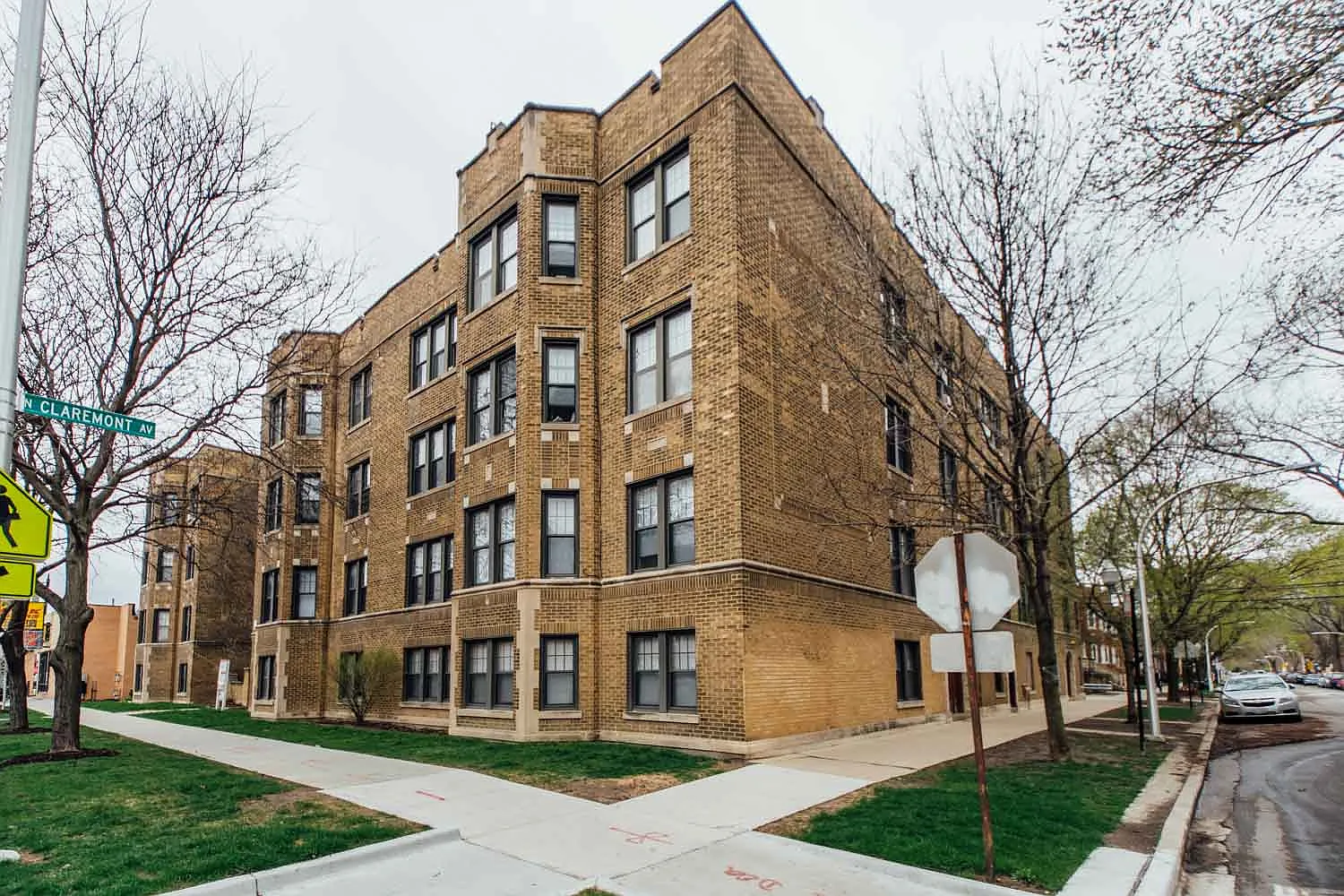 2332-48 W Addison/3600 N. Claremont — Photo 2