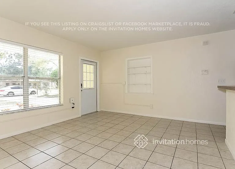 2160 Riviera Dr — Photo 11