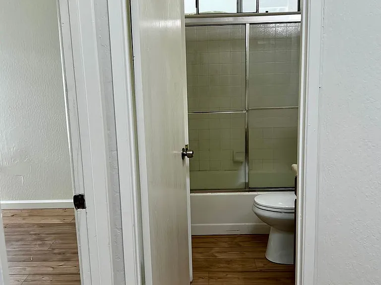 1141 Ambassador Dr — Photo 10