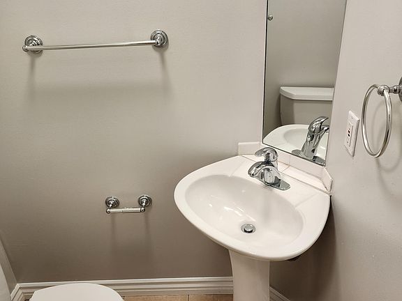 3rd image of 10490 Sunland Blvd Unit 101