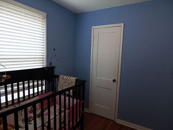 5th image of 4021 SE 25th St