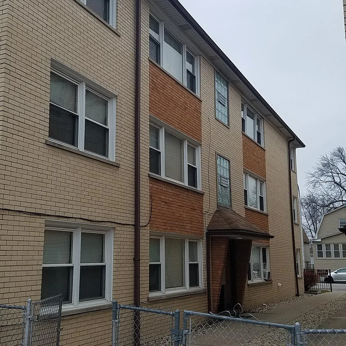 2 bed, 1300 sqft, $1,700 — Photo 2