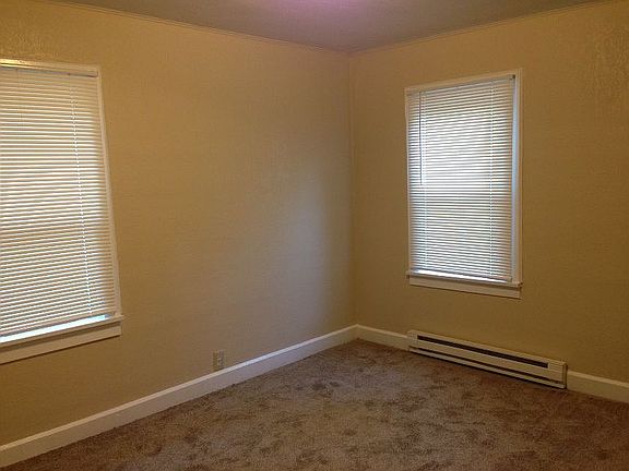 3rd image of 1514 Eskridge Blvd SE
