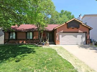 22 Majestic Ct, Fenton, MO 63026