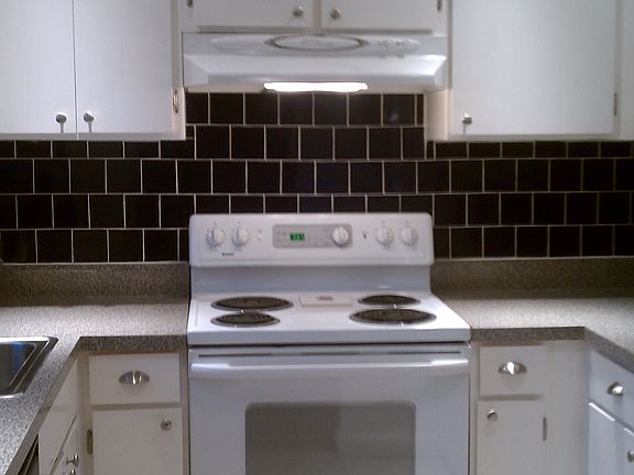 2nd image of 2856 S Buchanan St APT C1