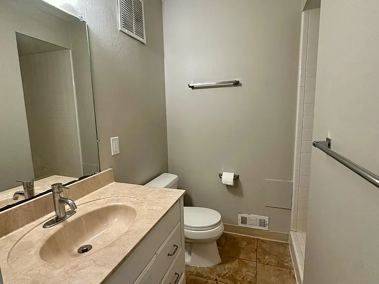 795 Watersedge Dr — Photo 9