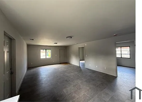 2810 NW 9th Ct — Photo 4