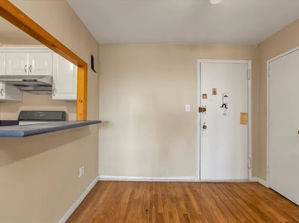 134-54 Maple Avenue image 5 of 15