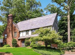 11 Undercliff Dr, Montclair, NJ 07042