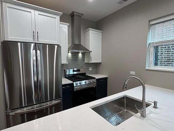 3rd image of 2314 W Giddings St #2F