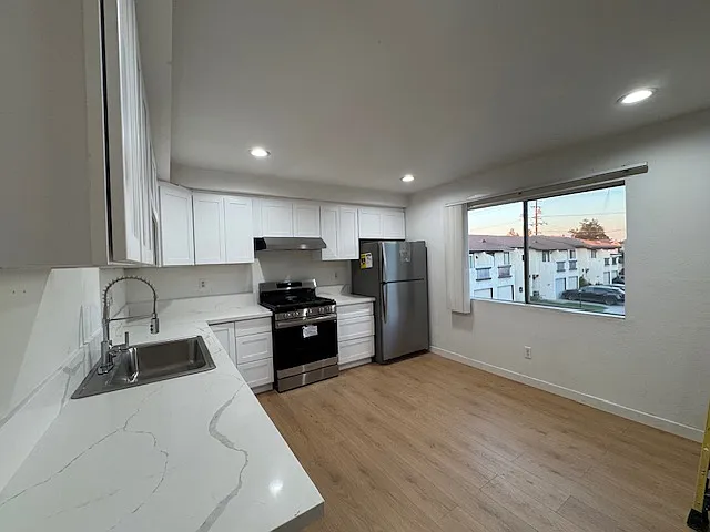 4169 Walnut Grove Ave — Photo 1