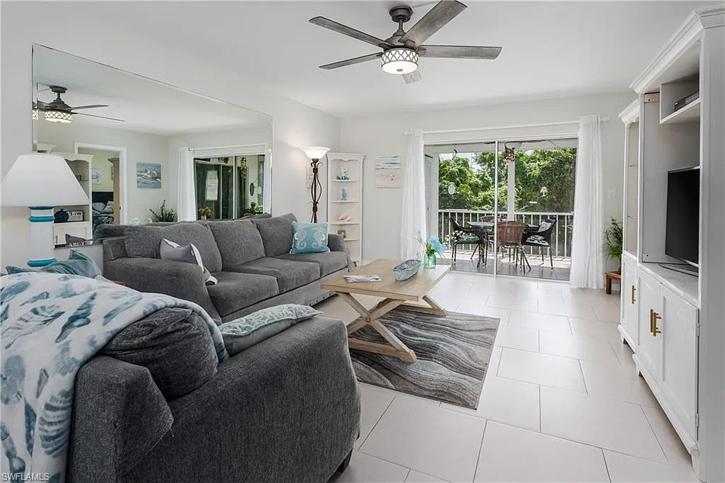 2 bed, 2.0 bath, 1071 sqft, $3,000 — Photo 1