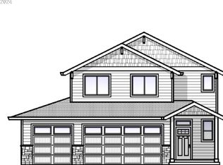 631 NE Wildwood Dr, Estacada, OR 97023