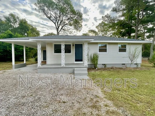 2201 Ireland Dr, Fayetteville, NC 28306
